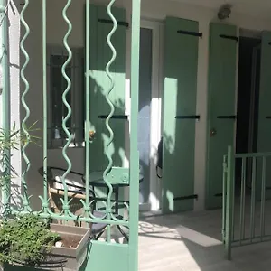 Apartment Vieil Antibes, Ravissant 2p Avec Petite Terrasse, Antibes